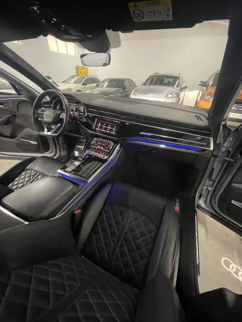 Audi SQ7 Black Edition /Carbon/FULL!!!, снимка 13 - Автомобили и джипове - 44995637