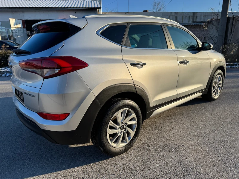 Hyundai Tucson 1.7CRDI ФУЛ ЕКСТРИ, снимка 4 - Автомобили и джипове - 53077608