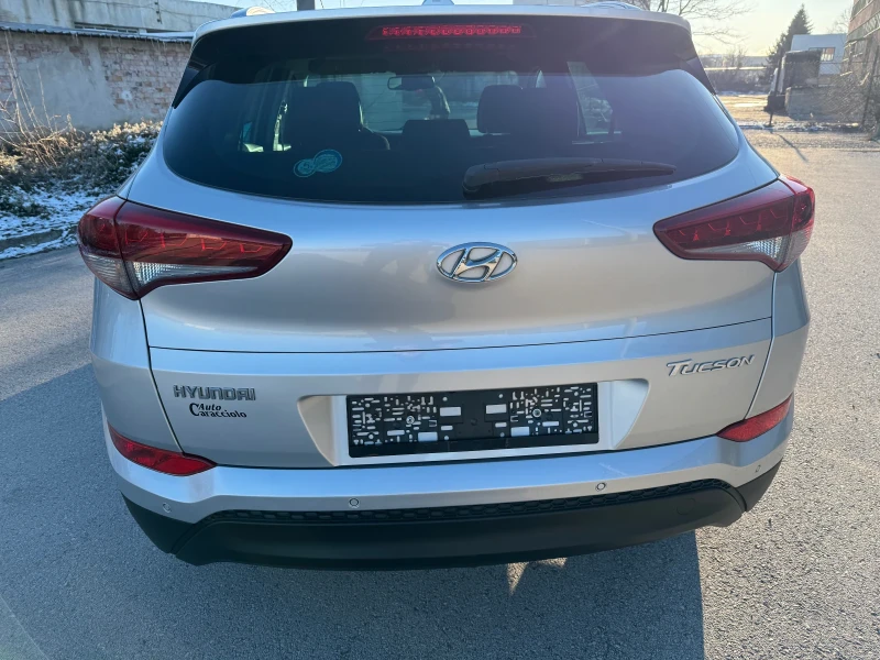 Hyundai Tucson 1.7CRDI ФУЛ ЕКСТРИ, снимка 6 - Автомобили и джипове - 53077608