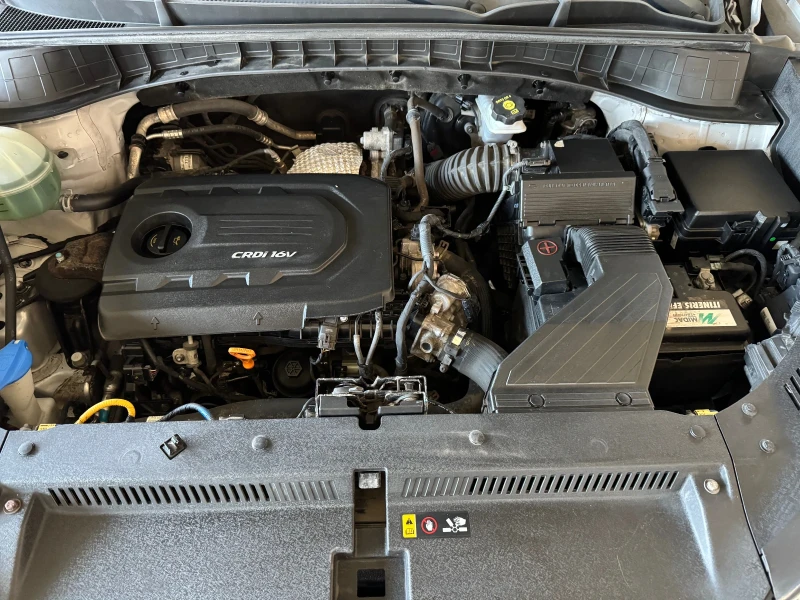 Hyundai Tucson 1.7CRDI ФУЛ ЕКСТРИ, снимка 13 - Автомобили и джипове - 53077608
