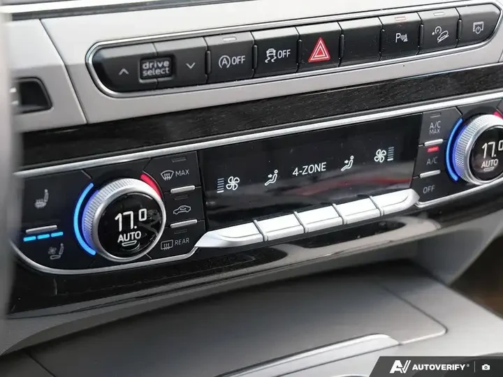Audi Q7 3.0T/PROGRESSIV/S-LINE/QUATTRO/ОБДУХВАНЕ/7МЕСТЕН, снимка 15 - Автомобили и джипове - 55090317