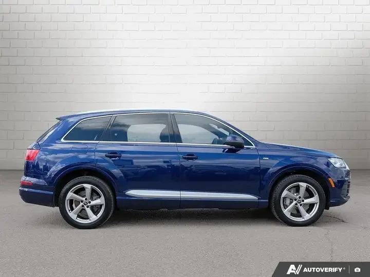Audi Q7 3.0T/PROGRESSIV/S-LINE/QUATTRO/ОБДУХВАНЕ/7МЕСТЕН, снимка 3 - Автомобили и джипове - 55090317