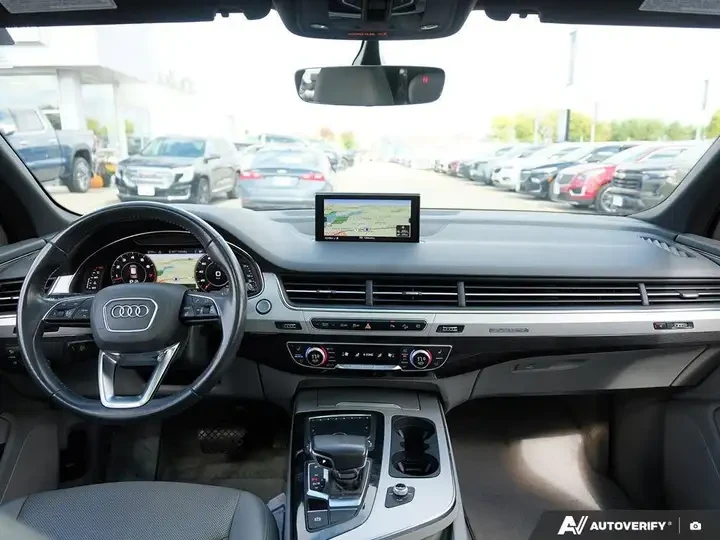 Audi Q7 3.0T/PROGRESSIV/S-LINE/QUATTRO/ОБДУХВАНЕ/7МЕСТЕН, снимка 12 - Автомобили и джипове - 55090317