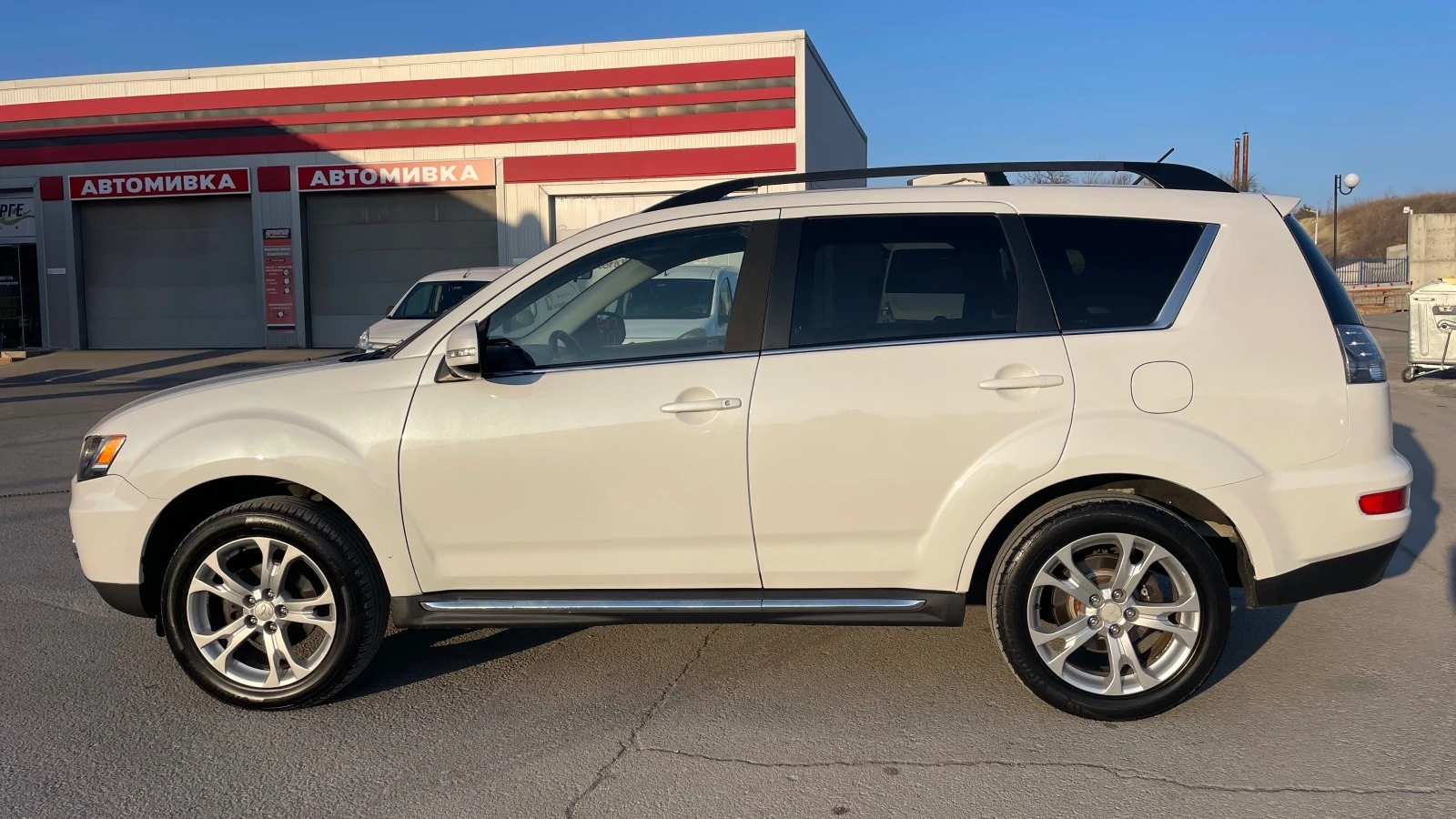 Mitsubishi Outlander 2.0i  | Mobile.bg — изображение 11