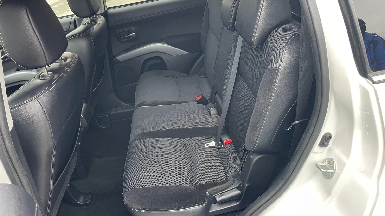 Mitsubishi Outlander 2.0i  | Mobile.bg — изображение 17