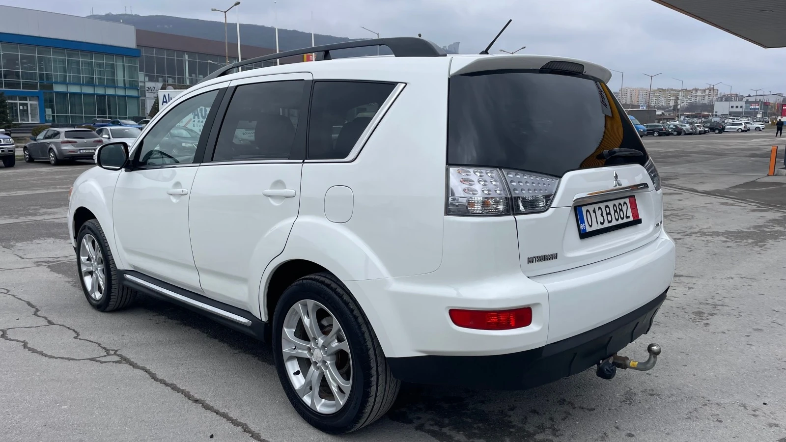 Mitsubishi Outlander 2.0i  - изображение 7