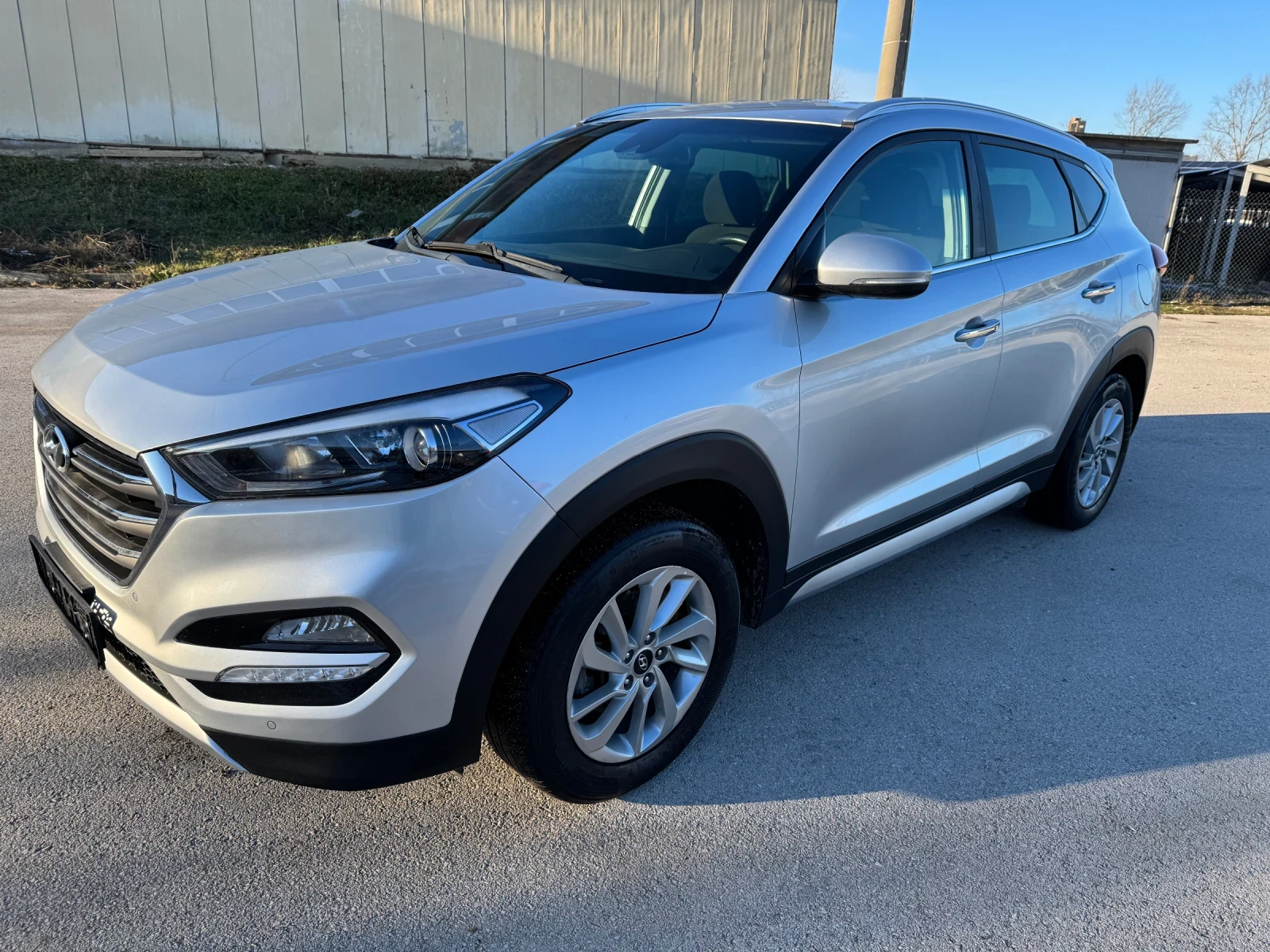 Hyundai Tucson 1.7CRDI ФУЛ ЕКСТРИ - изображение 2