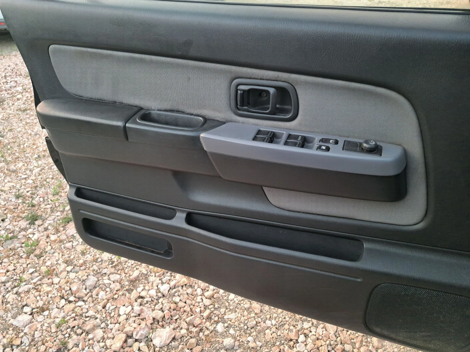 Nissan Navara 2.5, снимка 13 - Автомобили и джипове - 55319301