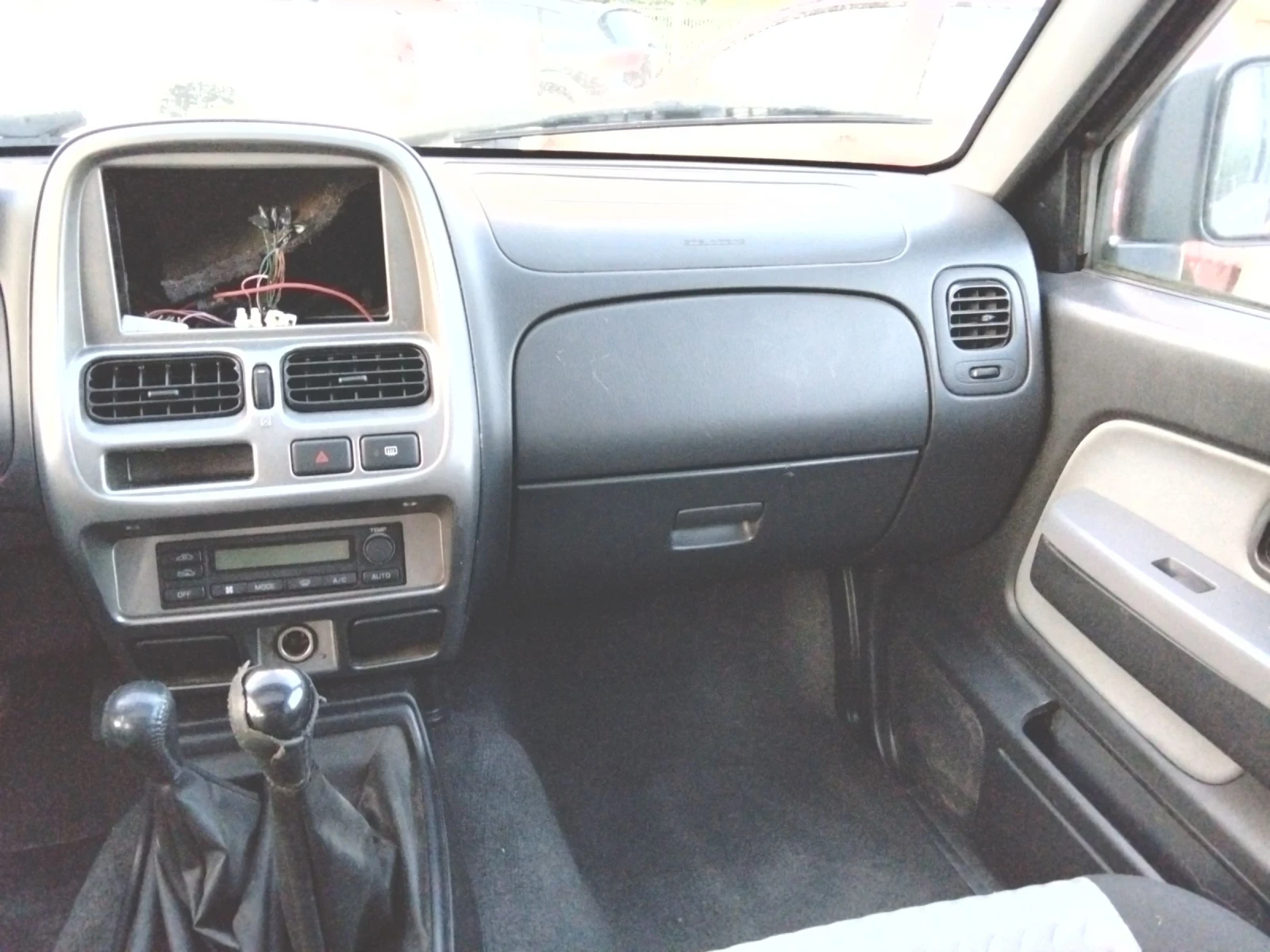 Nissan Navara 2.5, снимка 10 - Автомобили и джипове - 55319301