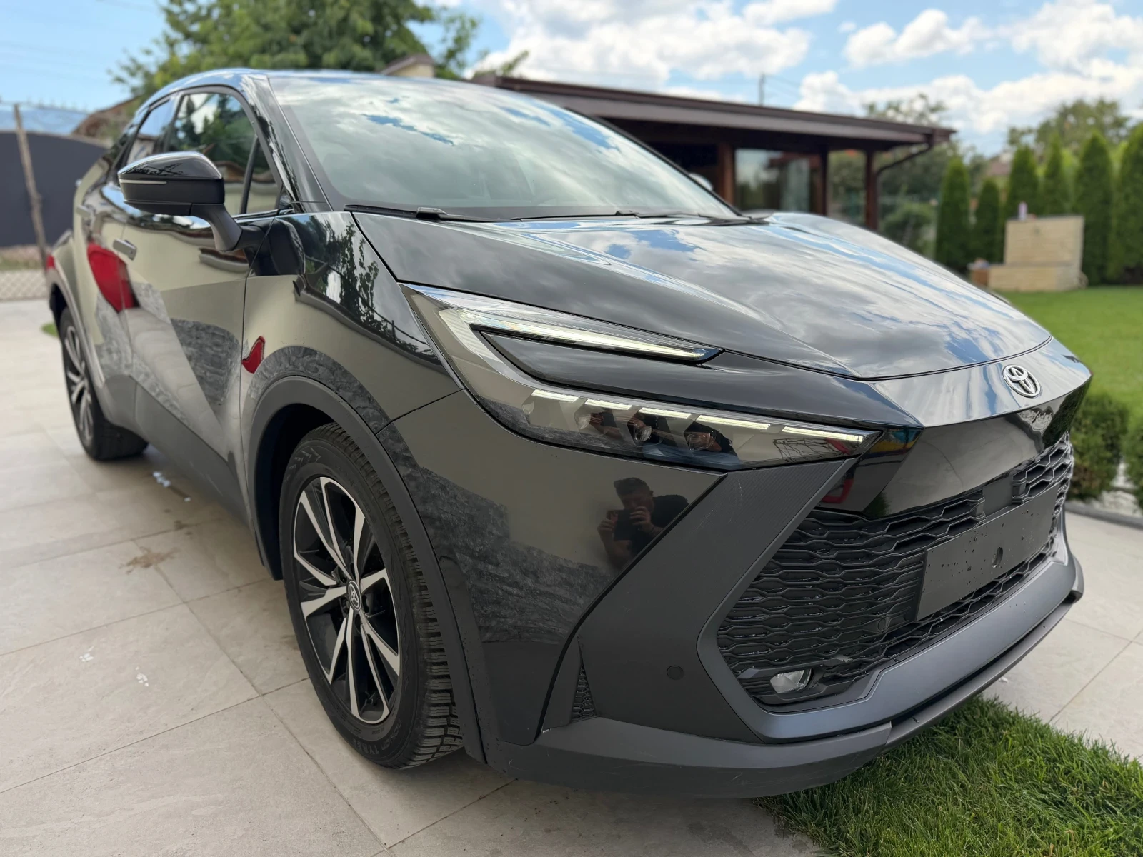 Toyota C-HR 2.0Plug-in, снимка 2 - Автомобили и джипове - 55330383