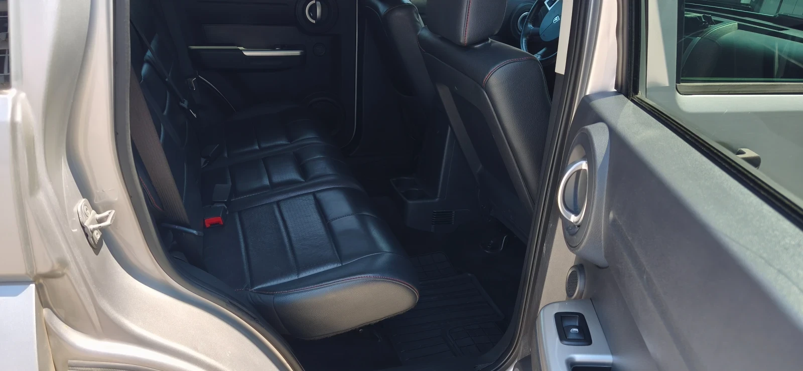 Dodge Nitro R/T, снимка 13 - Автомобили и джипове - 55603474