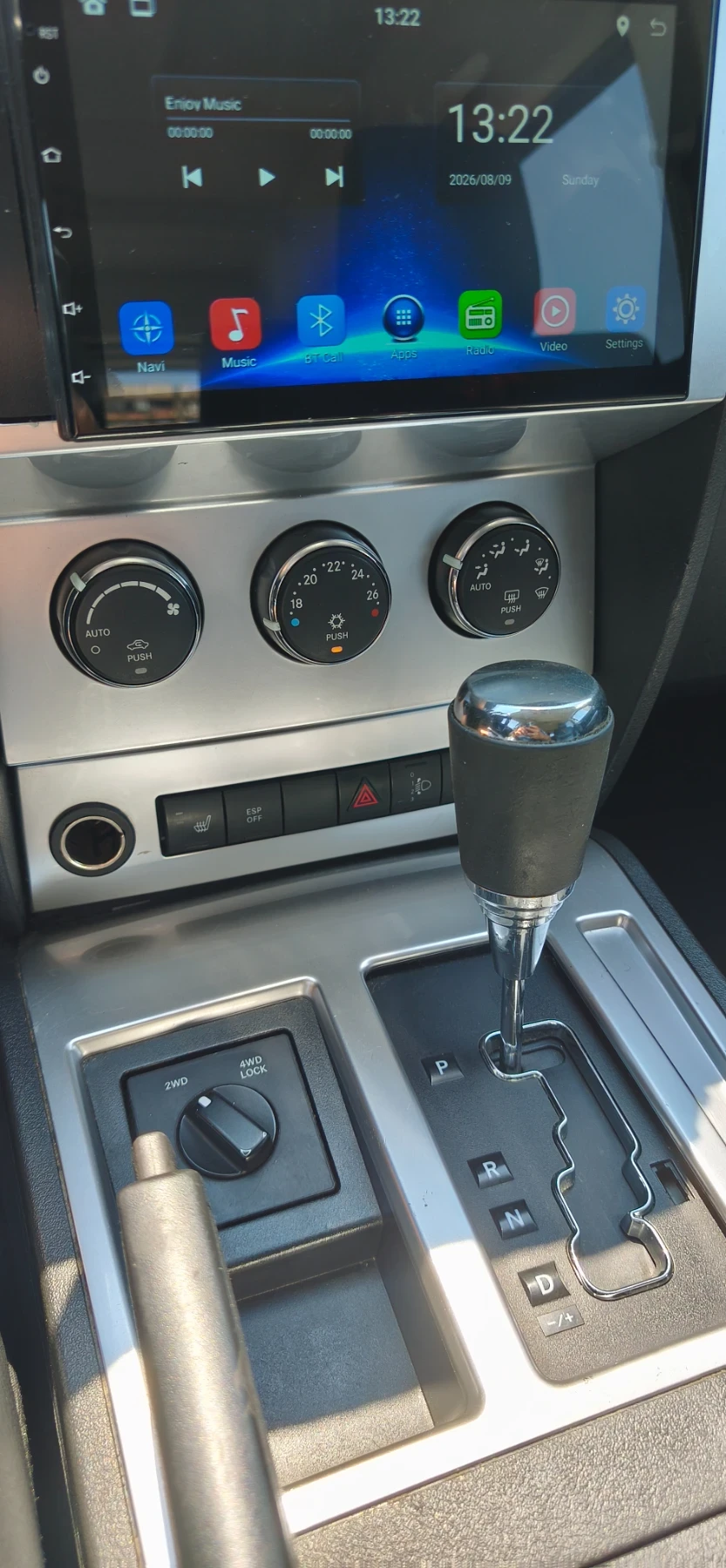 Dodge Nitro R/T, снимка 6 - Автомобили и джипове - 55603474