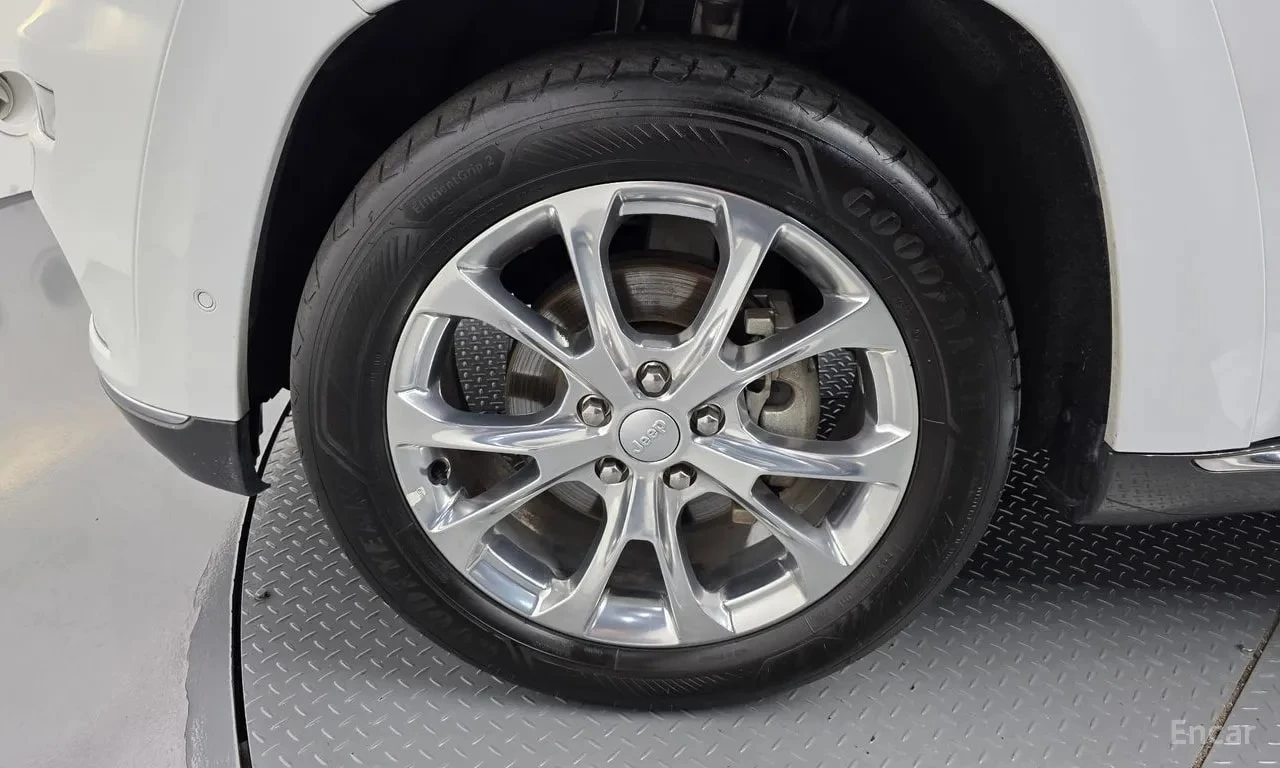 Jeep Cherokee SUMMIT/ОБДУХВАНЕ/ПАНОРАМА/ДИСТРОНИК, снимка 5 - Автомобили и джипове - 55837054