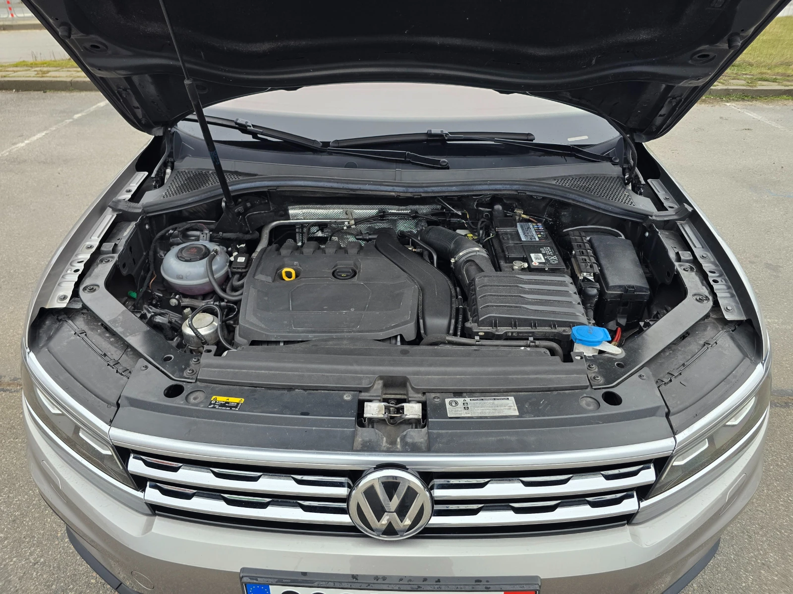 VW Tiguan 1.5TSI 150hp* Camera 360 * Panorama* Distronic, снимка 13 - Автомобили и джипове - 55864888