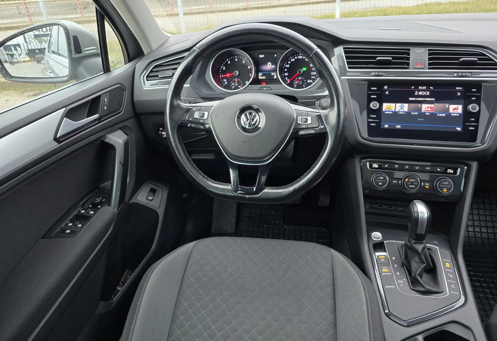 VW Tiguan 1.5TSI 150hp* Camera 360 * Panorama* Distronic, снимка 5 - Автомобили и джипове - 55864888