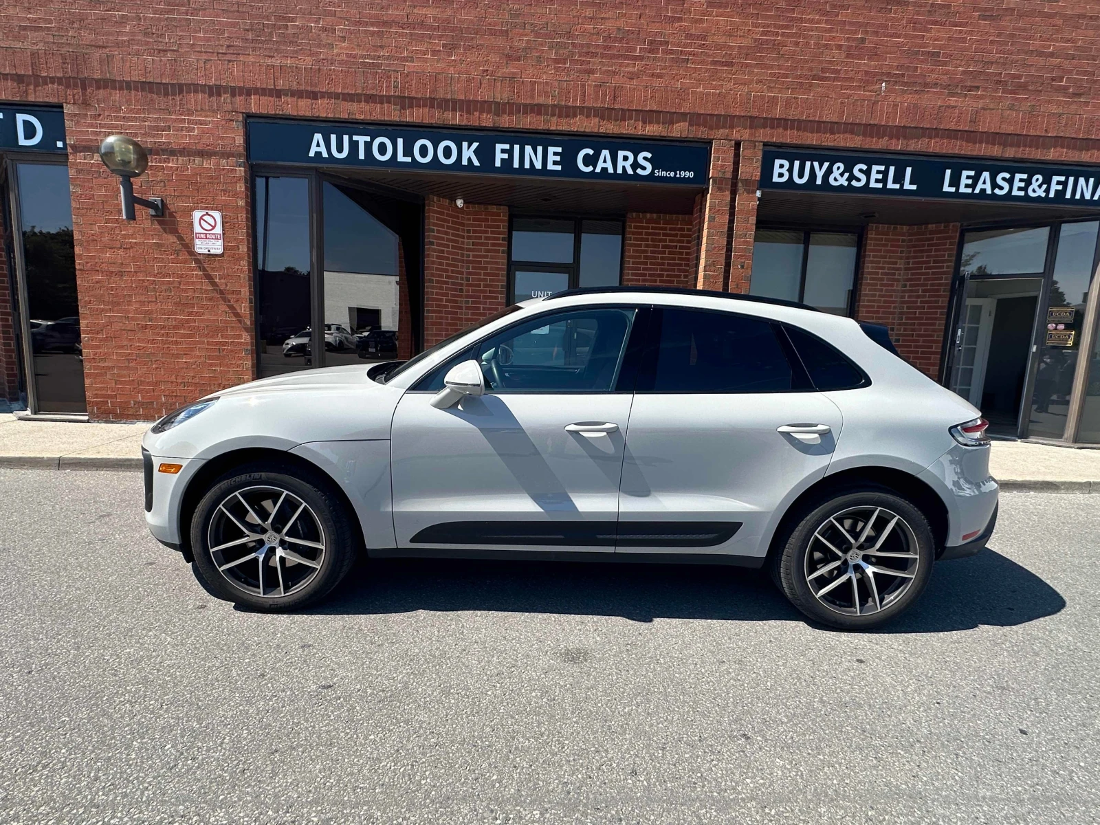 Porsche Macan * AWD * CARFAX * ОПЦИЯ ЗА ФИНАНСИРАНЕ, снимка 2 - Автомобили и джипове - 55874926