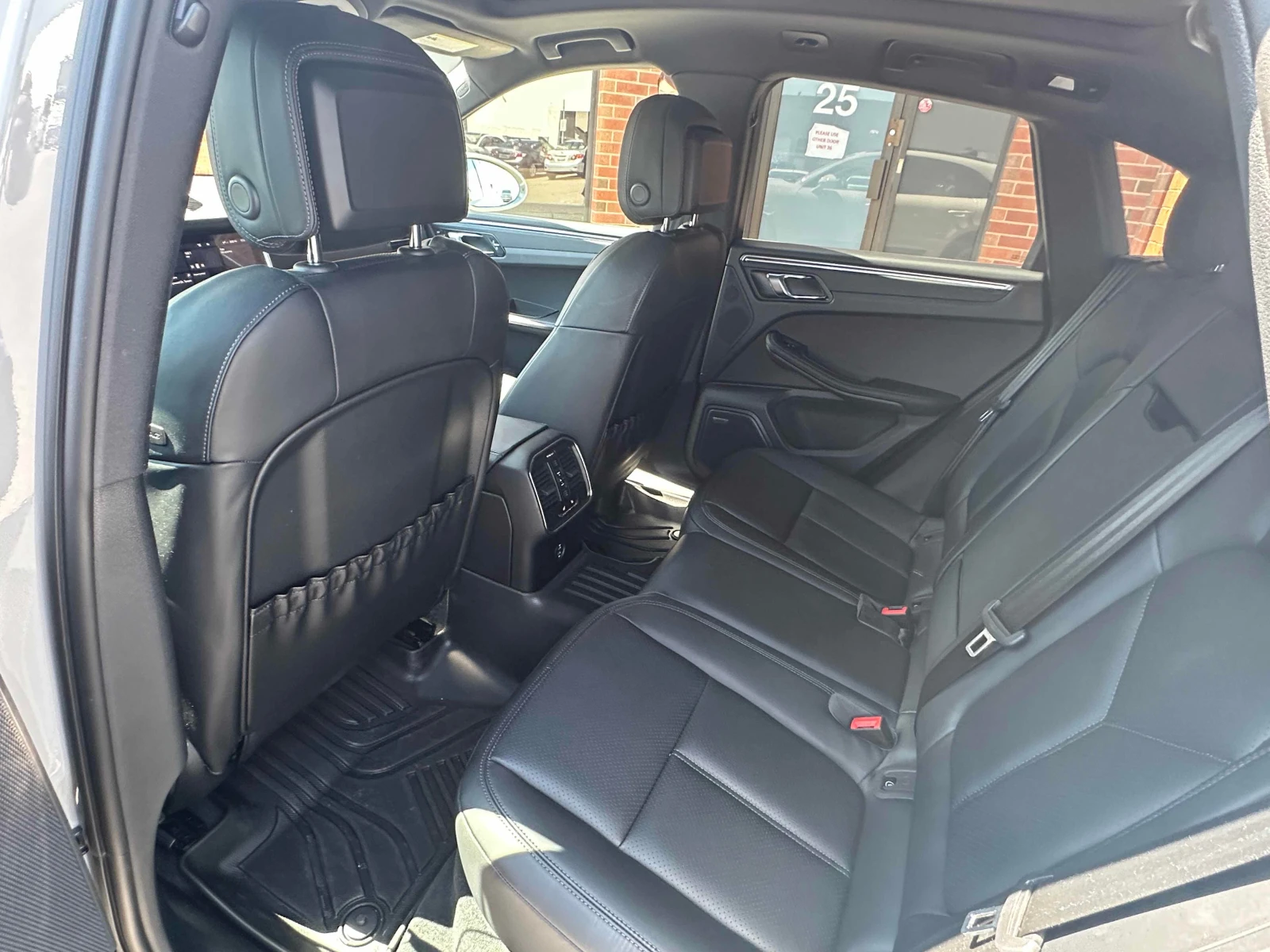 Porsche Macan * AWD * CARFAX * ОПЦИЯ ЗА ФИНАНСИРАНЕ, снимка 15 - Автомобили и джипове - 55874926