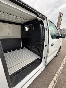 Toyota Proace L2 ПОДНОВЕНА ГАРАНЦИЯ! Електрическа! 69000км, снимка 9