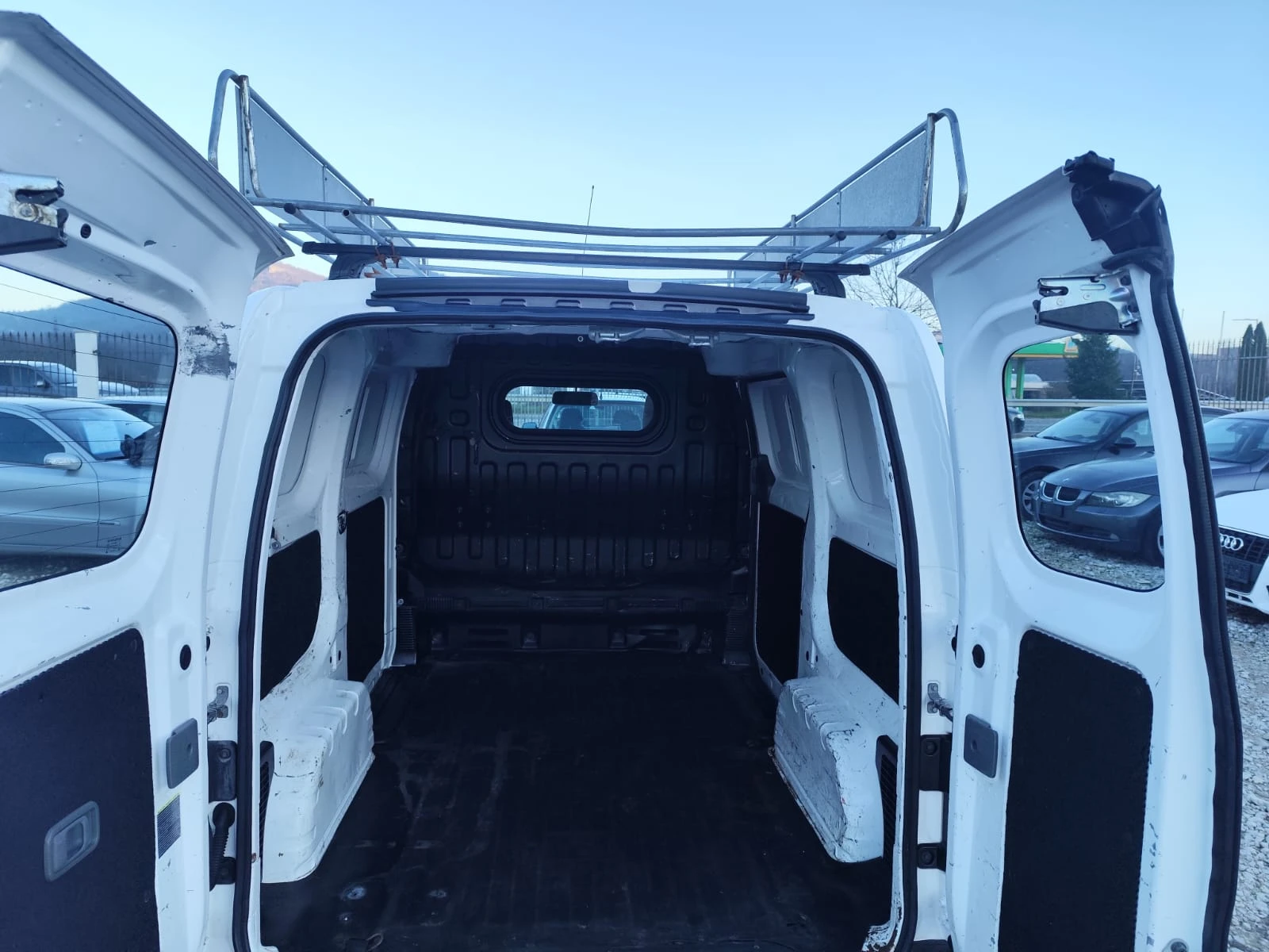 Nissan NV200 1.5 дизел - изображение 8