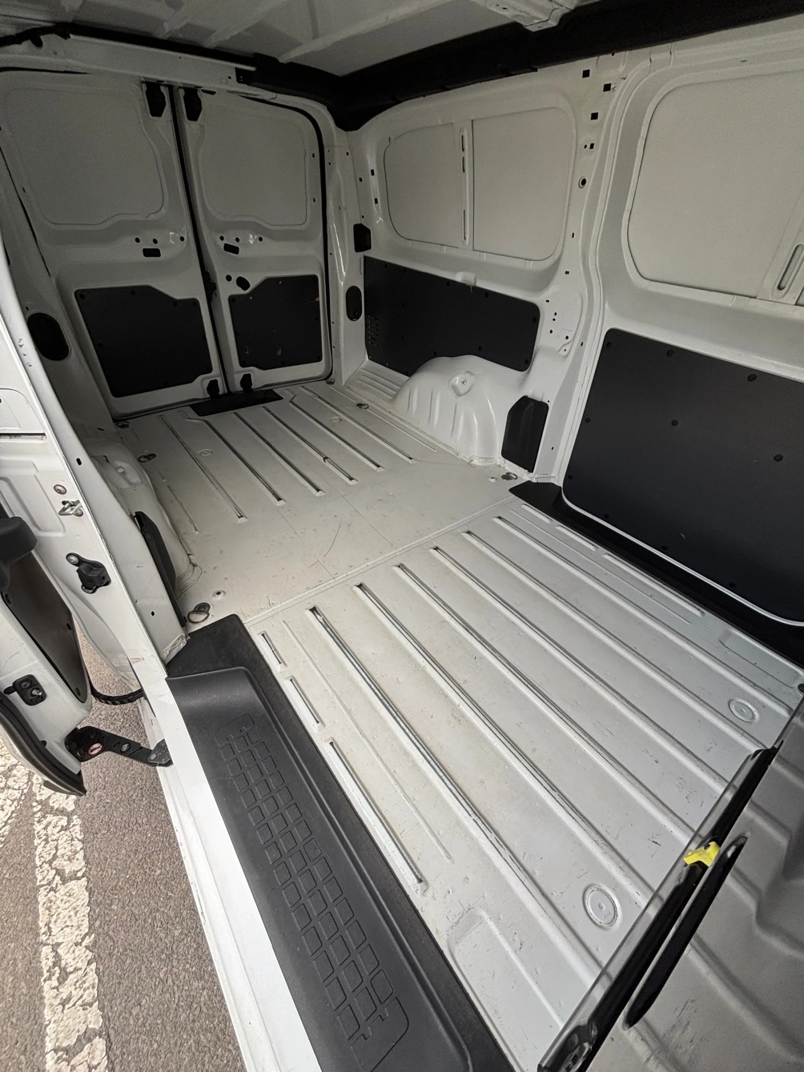 Toyota Proace L2 ПОДНОВЕНА ГАРАНЦИЯ! Електрическа! 69000км, снимка 10 - Бусове и автобуси - 54739060