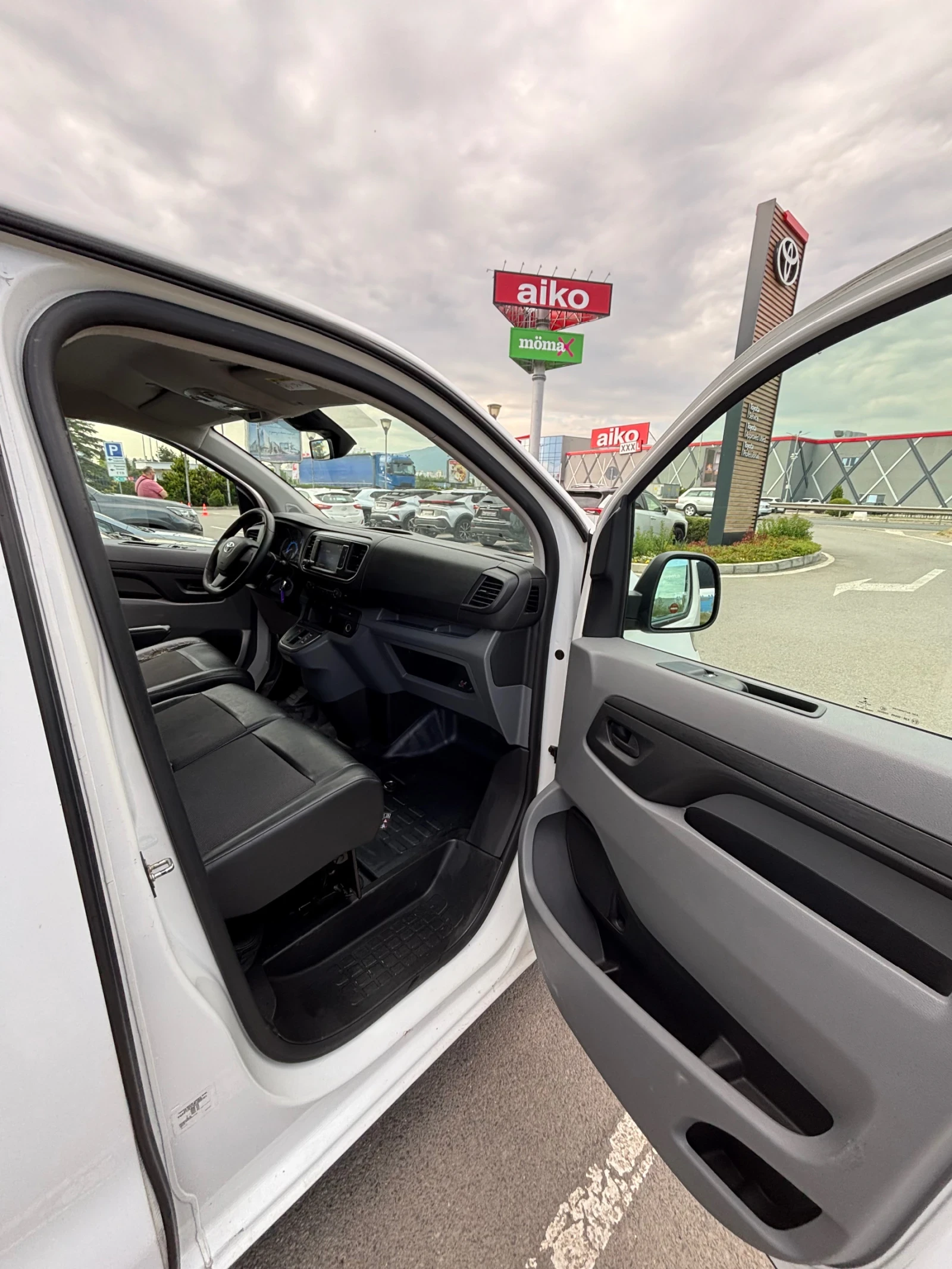 Toyota Proace L2 ПОДНОВЕНА ГАРАНЦИЯ! Електрическа! 69000км, снимка 15 - Бусове и автобуси - 54739060