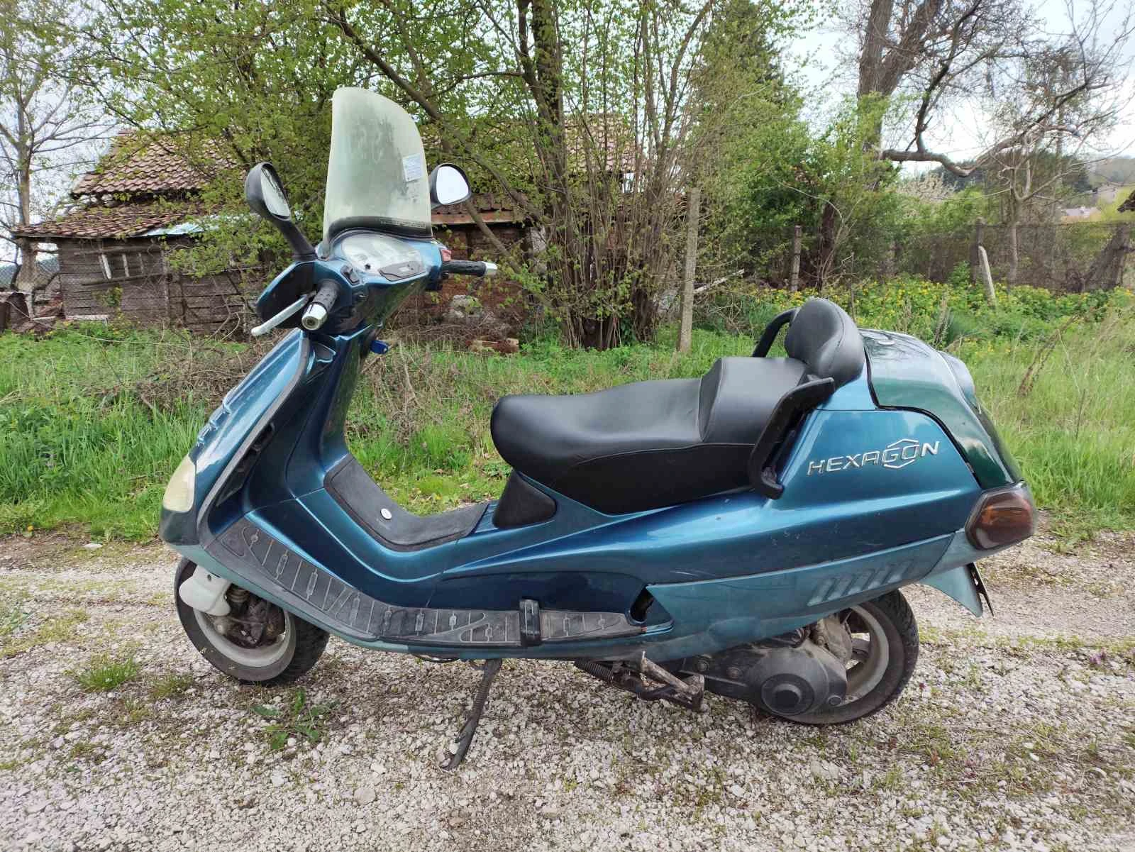Piaggio Hexagon, снимка 2 - Мотоциклети и мототехника - 54606096