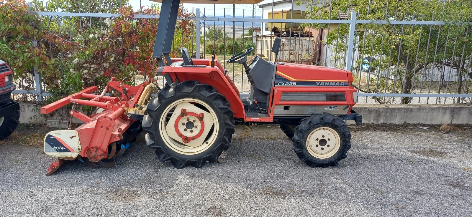 Трактор Yanmar FX235