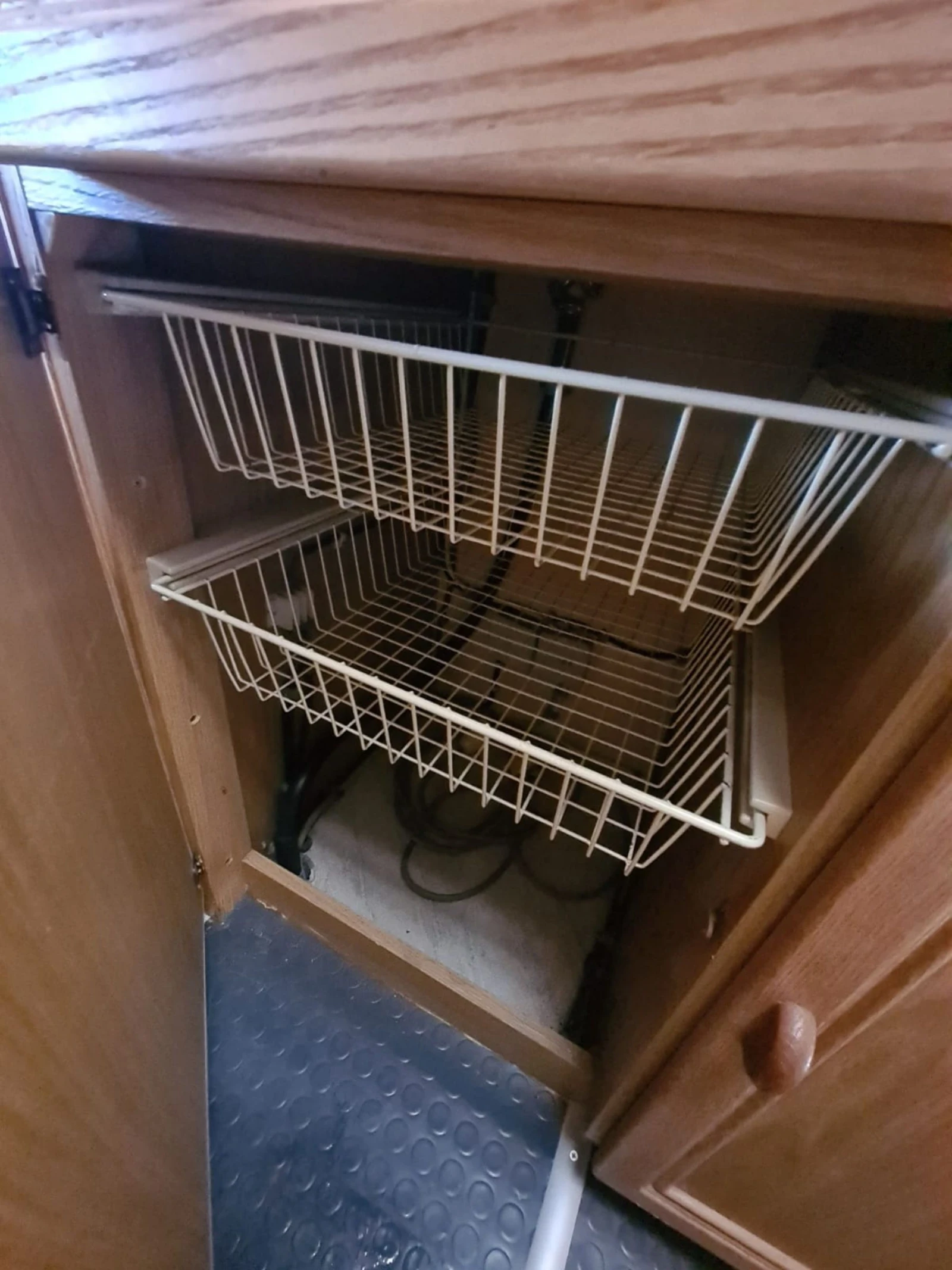 Каравана TEC WELTBUMMLER 5 м РЕГИСТРИРАНА!!! ПЕРФЕКТНА , снимка 11 - Каравани и кемпери - 53879481