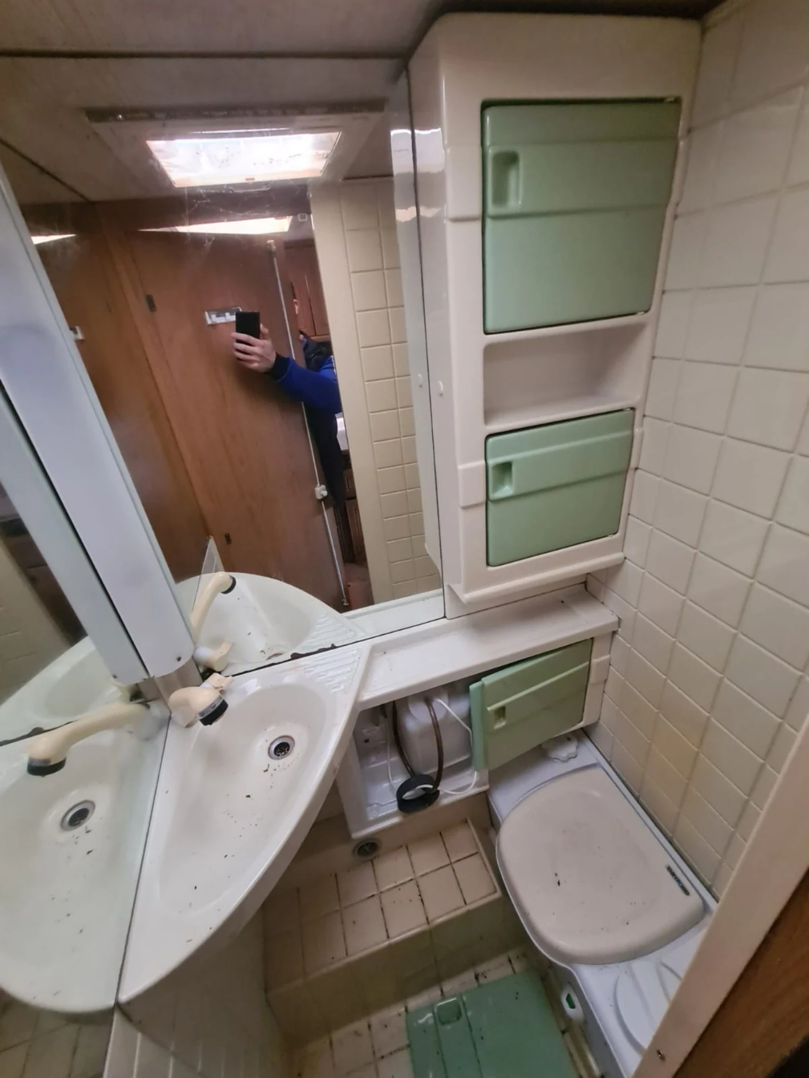 Каравана TEC WELTBUMMLER 5 м РЕГИСТРИРАНА!!! ПЕРФЕКТНА , снимка 6 - Каравани и кемпери - 53879481