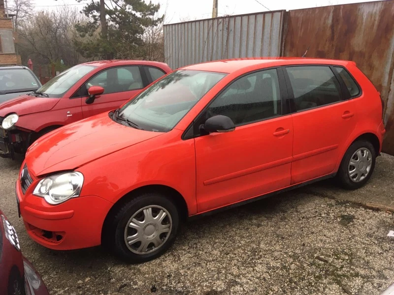 VW Polo, снимка 2 - Автомобили и джипове - 44630027