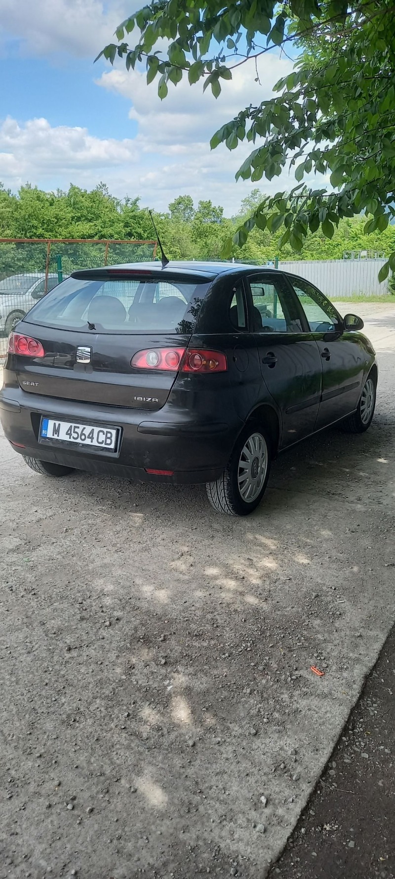 Seat Ibiza 1.4i, снимка 6 - Автомобили и джипове - 45680727