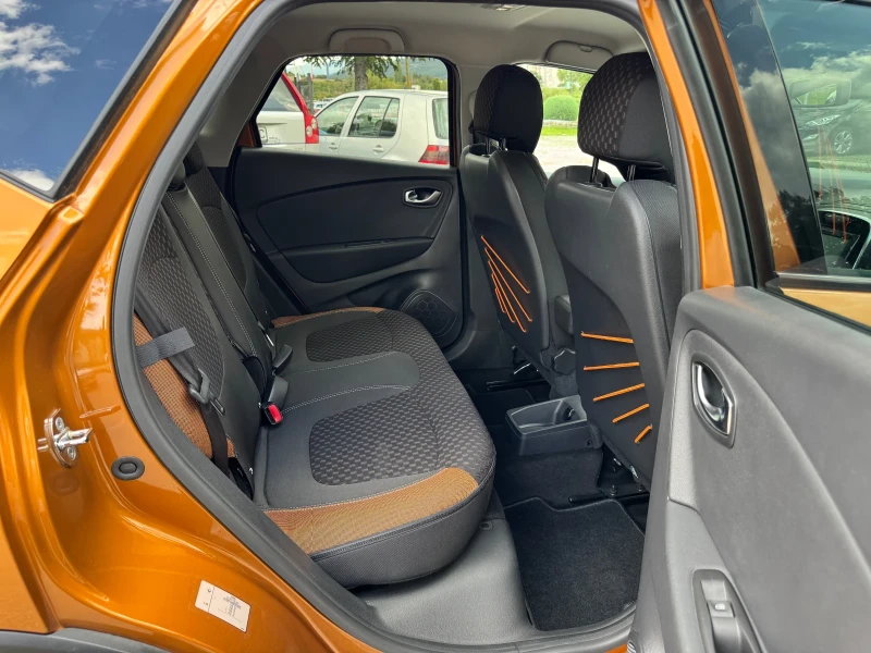 Renault Captur 1.33 Automat, снимка 11 - Автомобили и джипове - 47383124