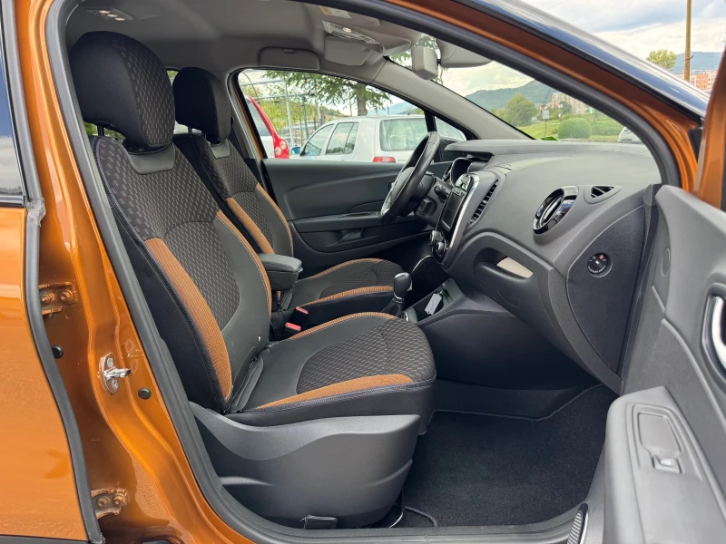 Renault Captur 1.33 Automat, снимка 14 - Автомобили и джипове - 47383124