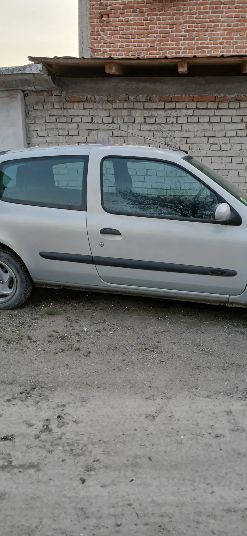 Renault Clio, снимка 2 - Автомобили и джипове - 49443934