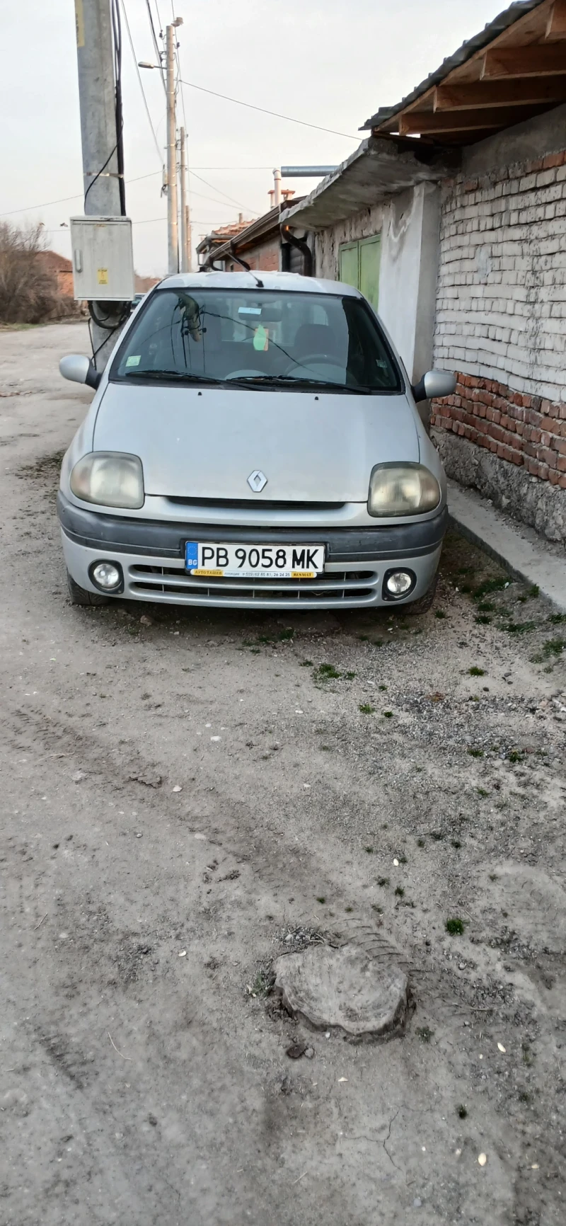 Renault Clio, снимка 3 - Автомобили и джипове - 49443934