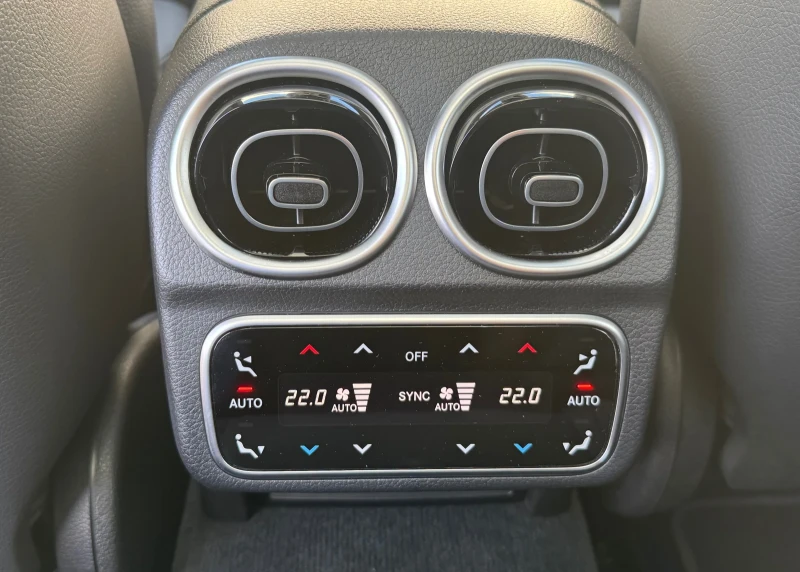 Mercedes-Benz C 220 AMG Line * Full * 32000 km., снимка 17 - Автомобили и джипове - 51712071