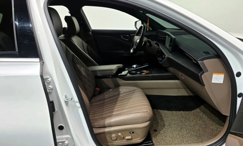 Kia K8 K8 Hybrid Signature, снимка 11 - Автомобили и джипове - 52705459