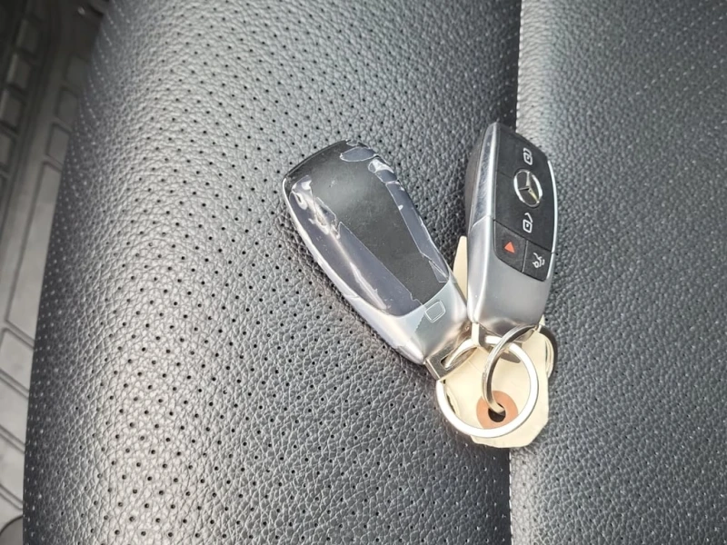 Mercedes-Benz C 300 * CARFAX * БЕЗ ПЪРВОНАЧАЛНА ВНОСКА, снимка 8 - Автомобили и джипове - 53065968