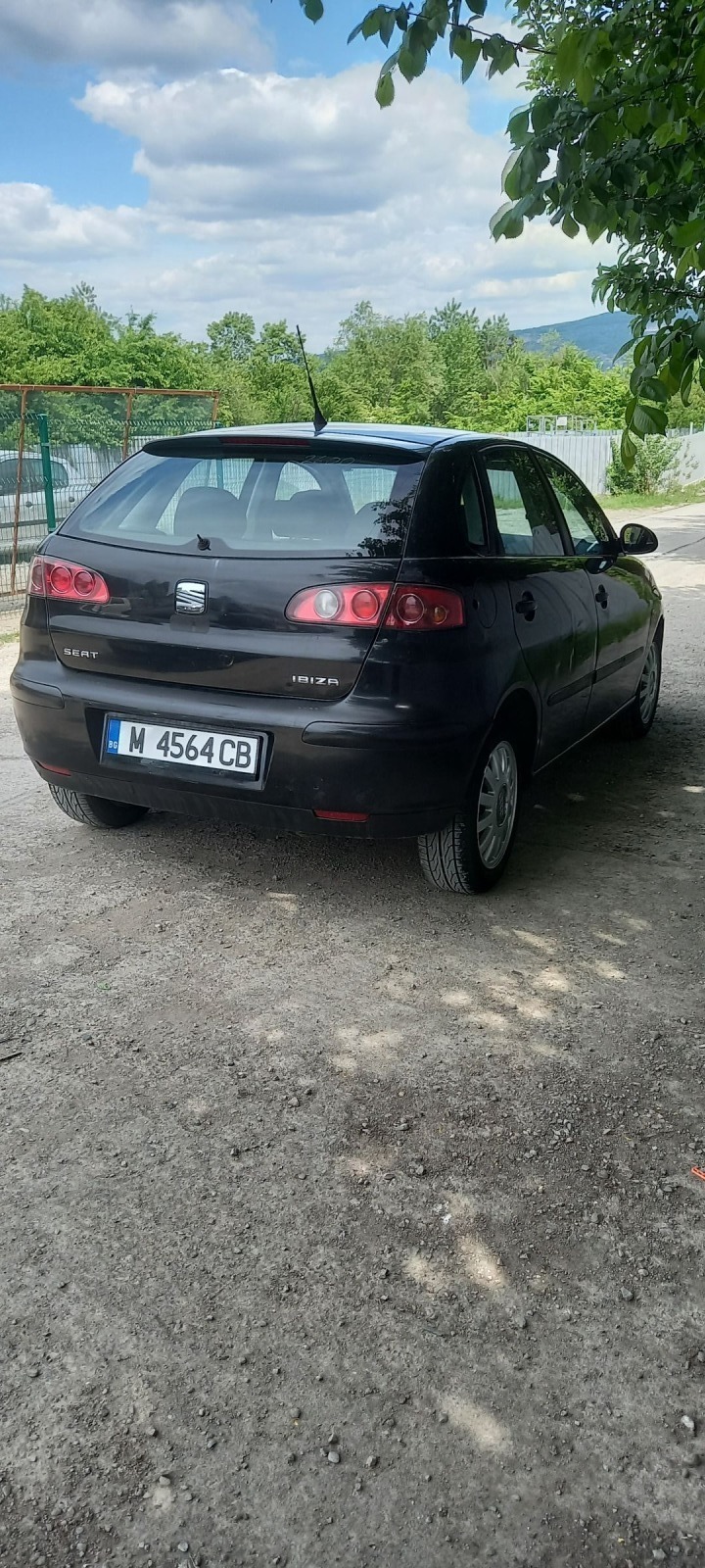 Seat Ibiza 1.4i, снимка 5 - Автомобили и джипове - 45680727