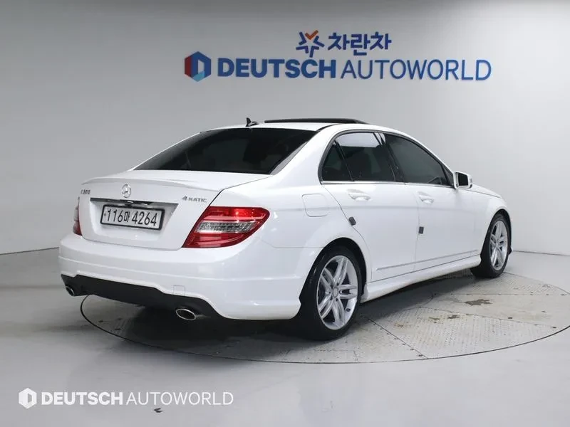 Mercedes-Benz C 300 4Matic, снимка 2 - Автомобили и джипове - 53822600