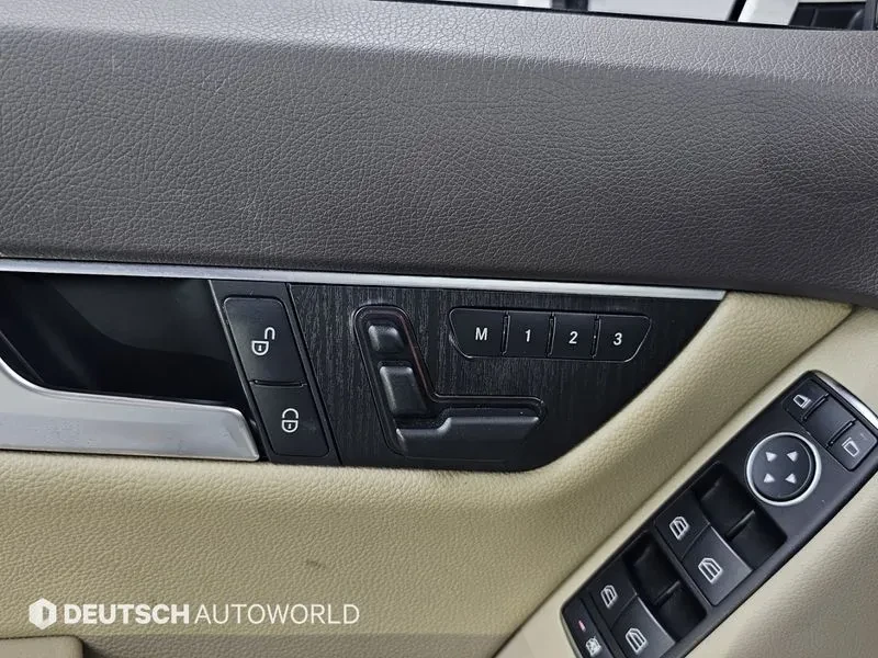 Mercedes-Benz C 300 4Matic, снимка 17 - Автомобили и джипове - 53822600