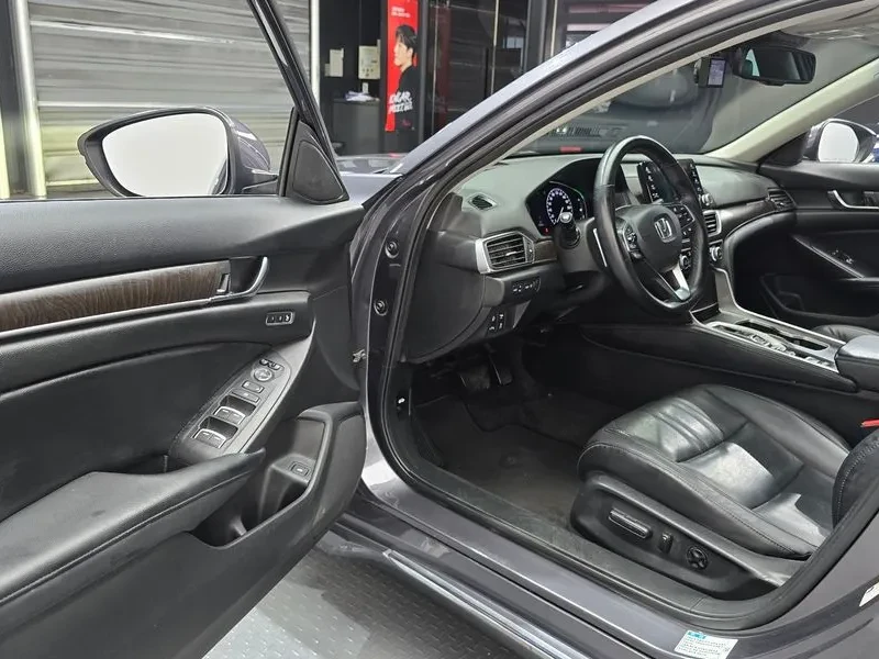 Honda Accord Touring 2.0 Хибрид, снимка 9 - Автомобили и джипове - 55642528