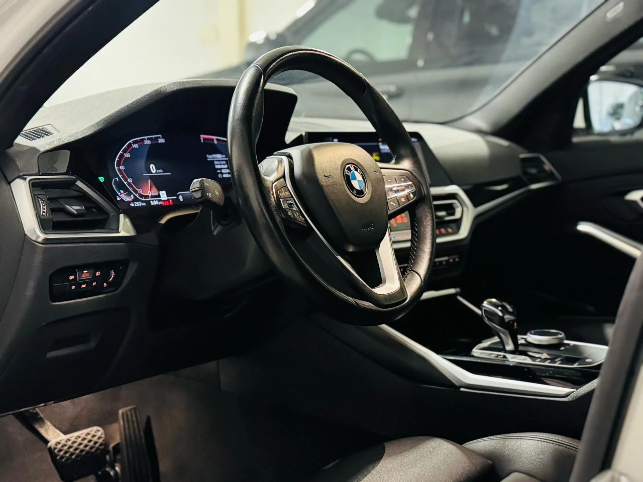 BMW 330 xDrive - изображение 6