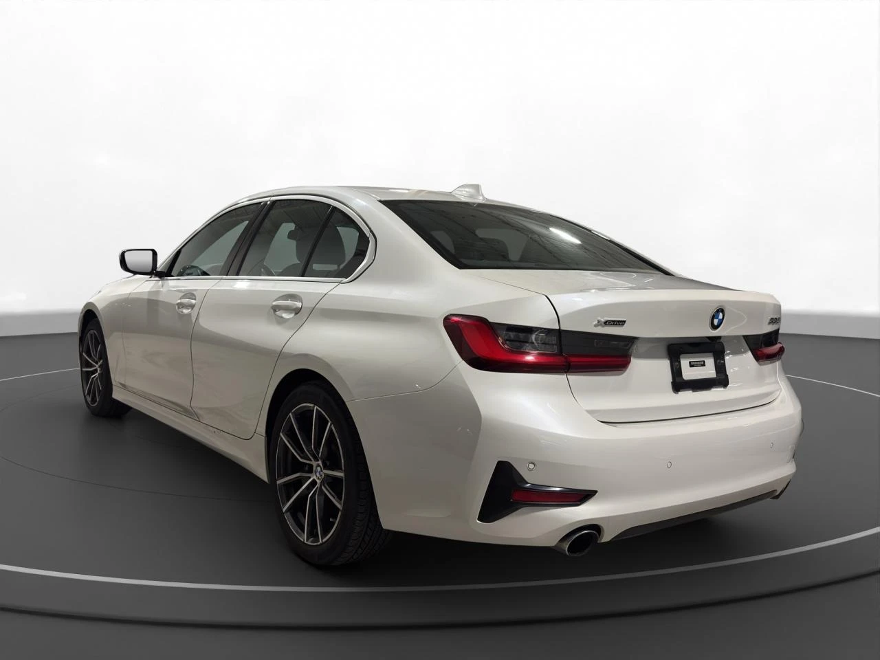 BMW 330 xDrive - изображение 3