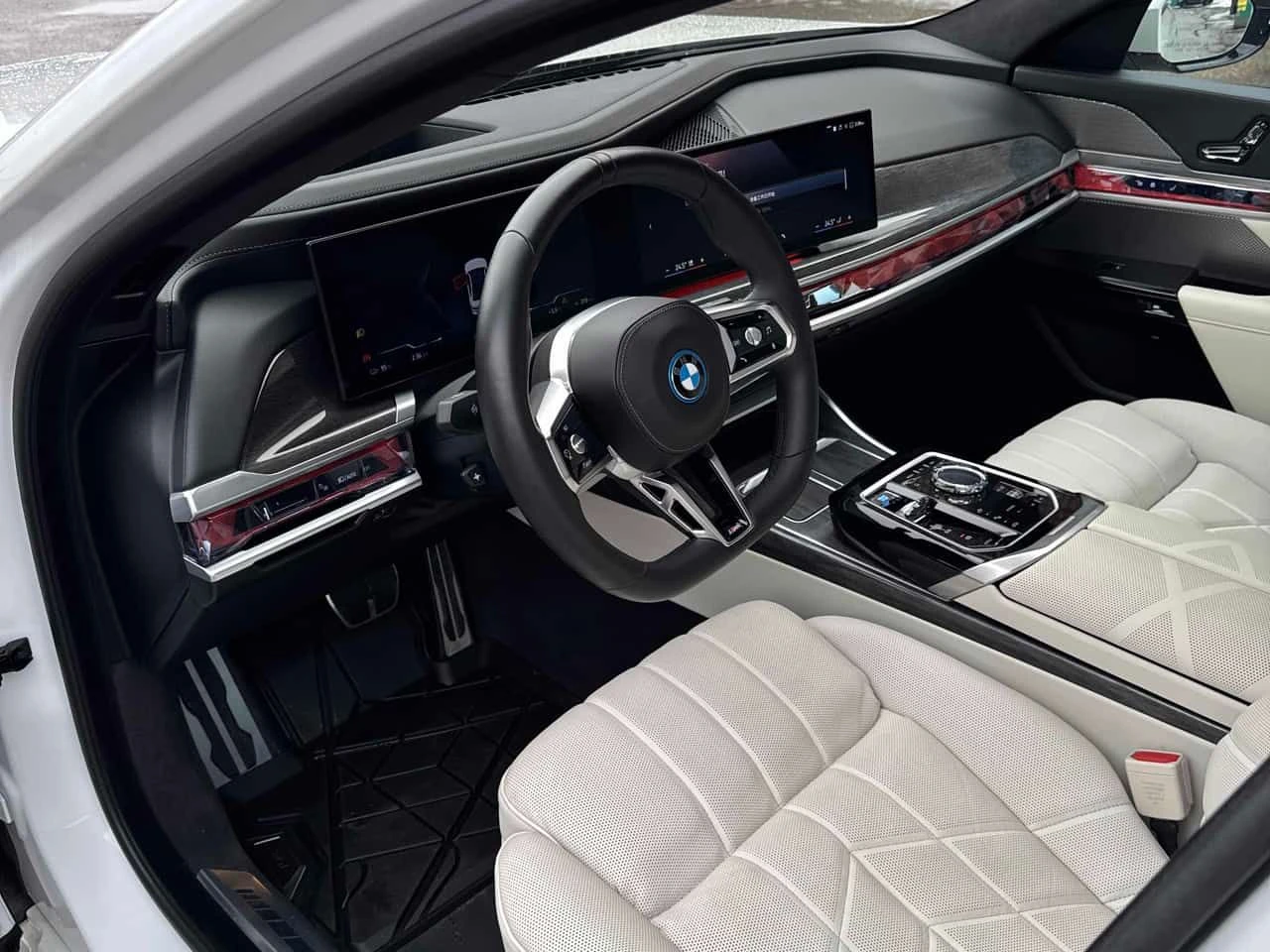 BMW i7 * xDrive60 * PANO* ПОДГРЕВ* KEYLESS*  - изображение 5