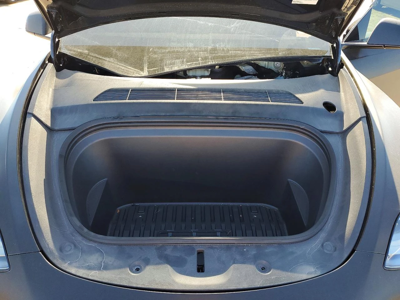 Tesla Model Y, снимка 12 - Автомобили и джипове - 53836310