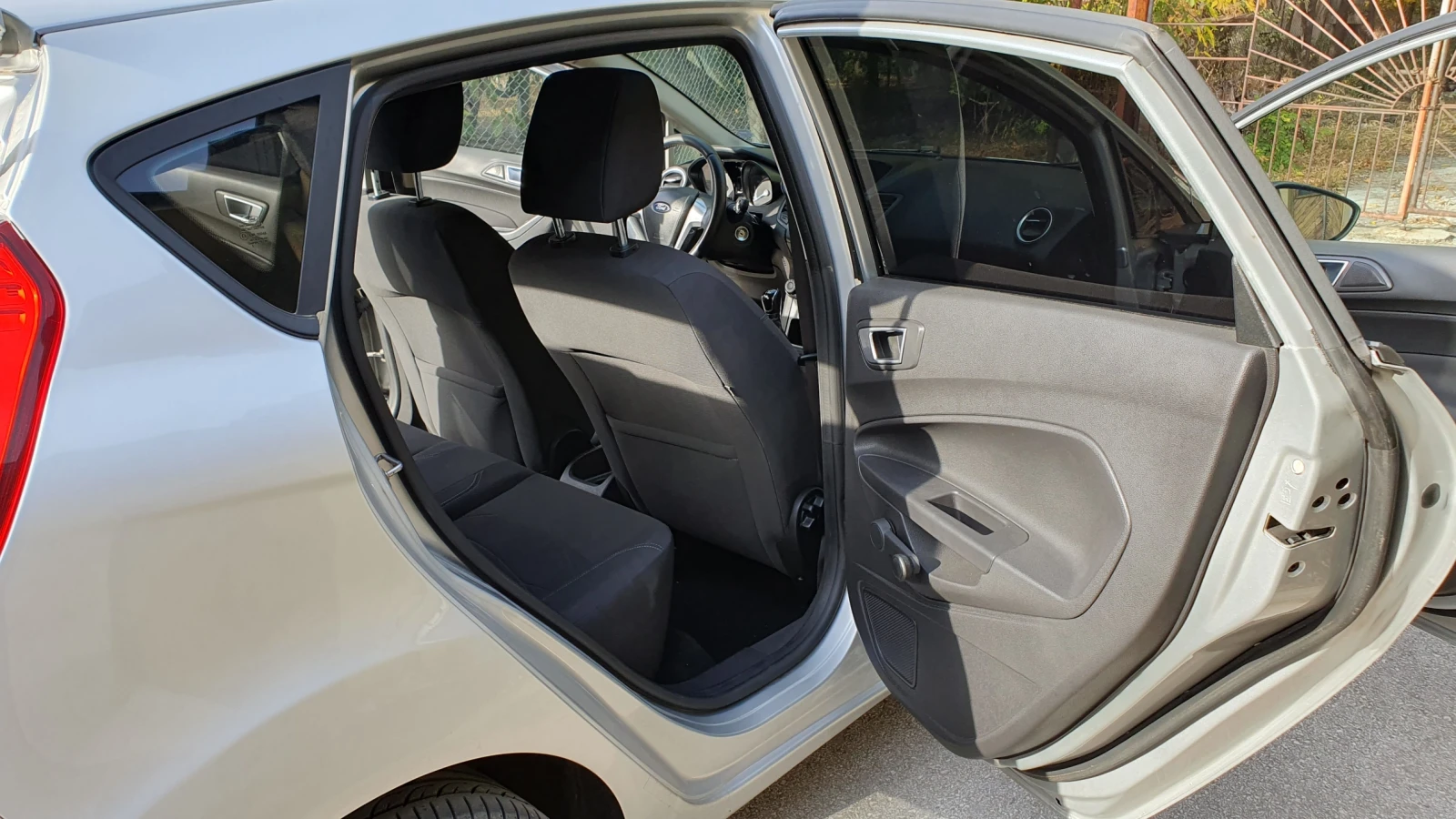 Ford Fiesta 1.4 BRC, снимка 12 - Автомобили и джипове - 54015455