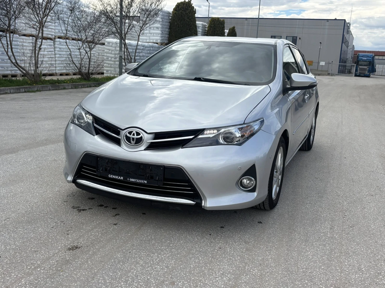 Toyota Auris 1.6 АВТОМАТИК КОЖА ВСИЧКИ ЕКСТРИ