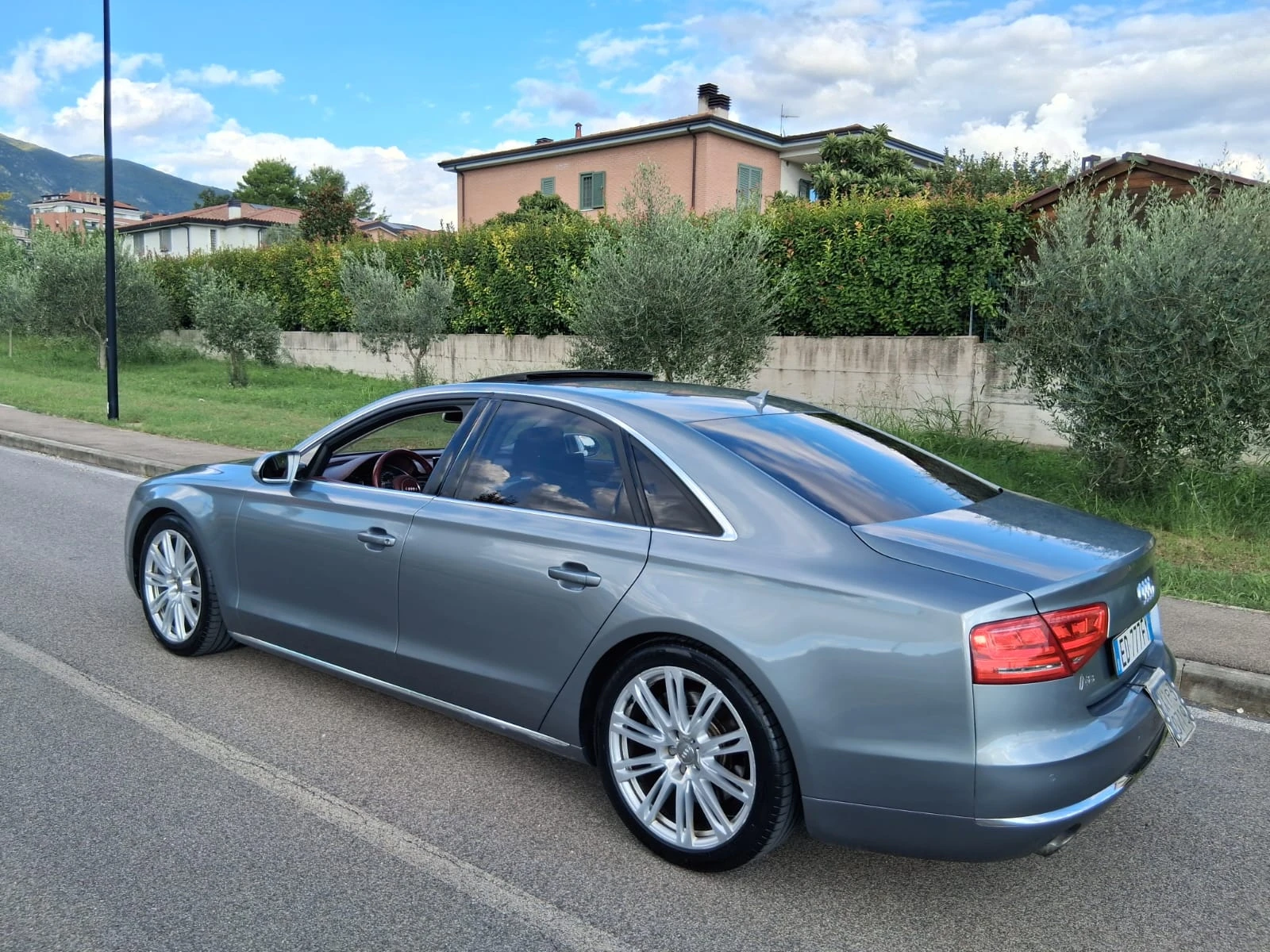 Audi A8 4.2FSI-LONG/Quattro/Distronik/Lane Assist/Камера/, снимка 3 - Автомобили и джипове - 54280164