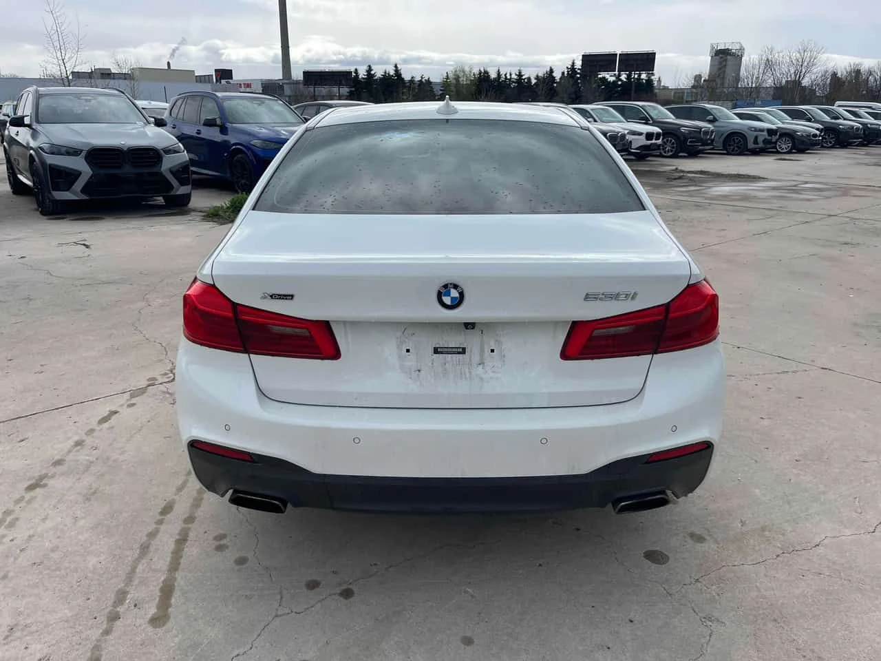 BMW 530 * 530i xDrive * ПОДГРЕВ* PANO* KEYLESS* , снимка 4 - Автомобили и джипове - 54392278